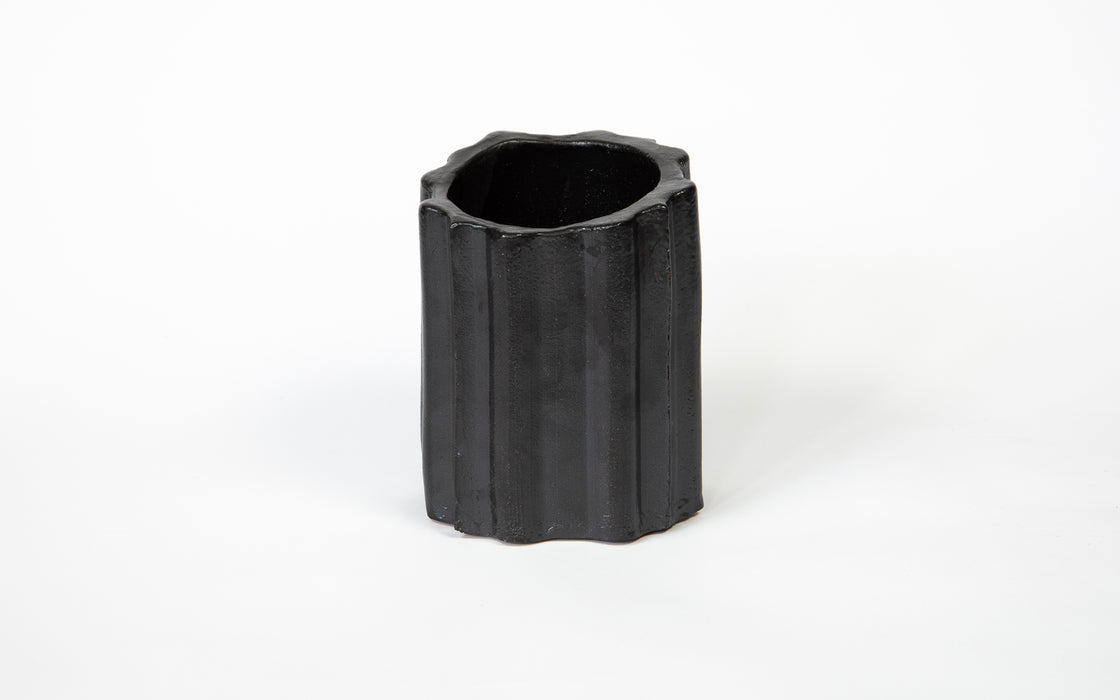 Collo small vase - matt black glaze