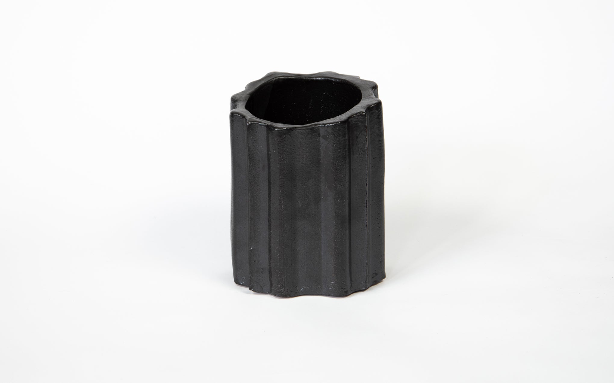 Collo small vase - matt black glaze