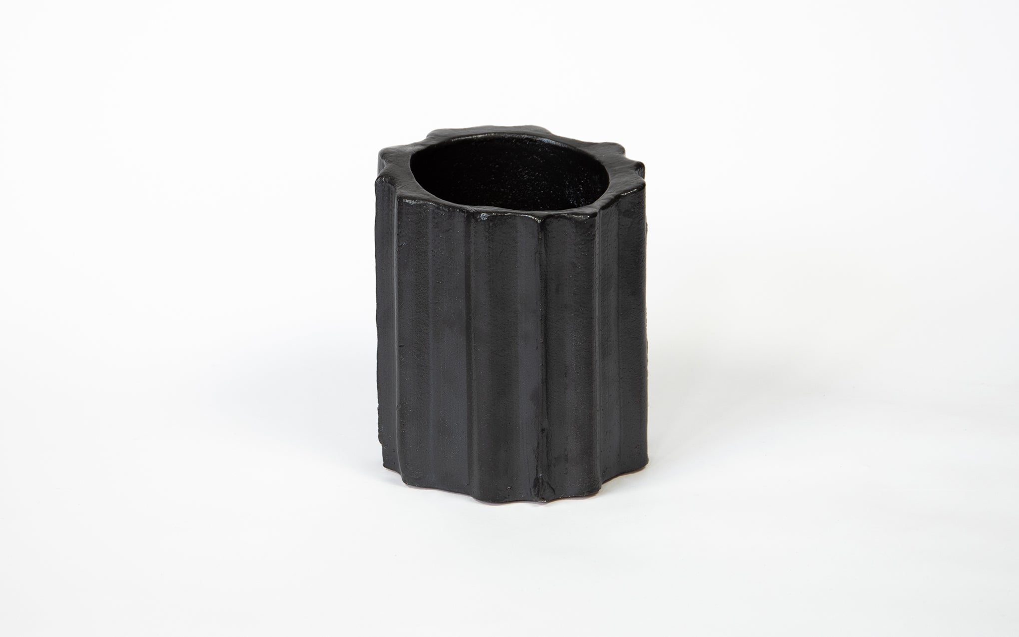 Collo small vase - matt black glaze