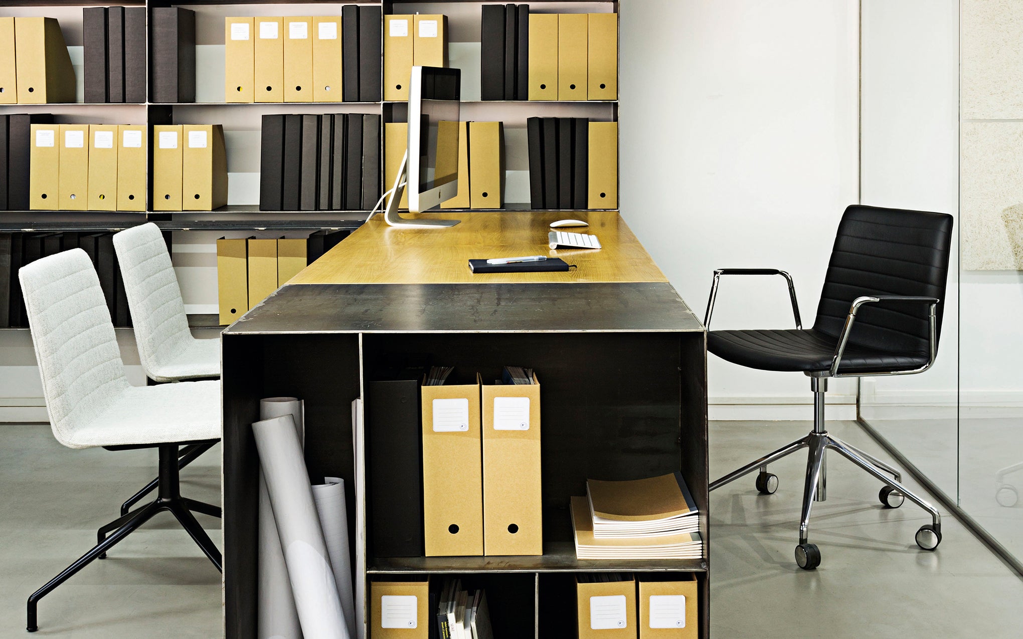 Flex Corporate armchair by Piergiorgio Cazzaniga for Andreu World