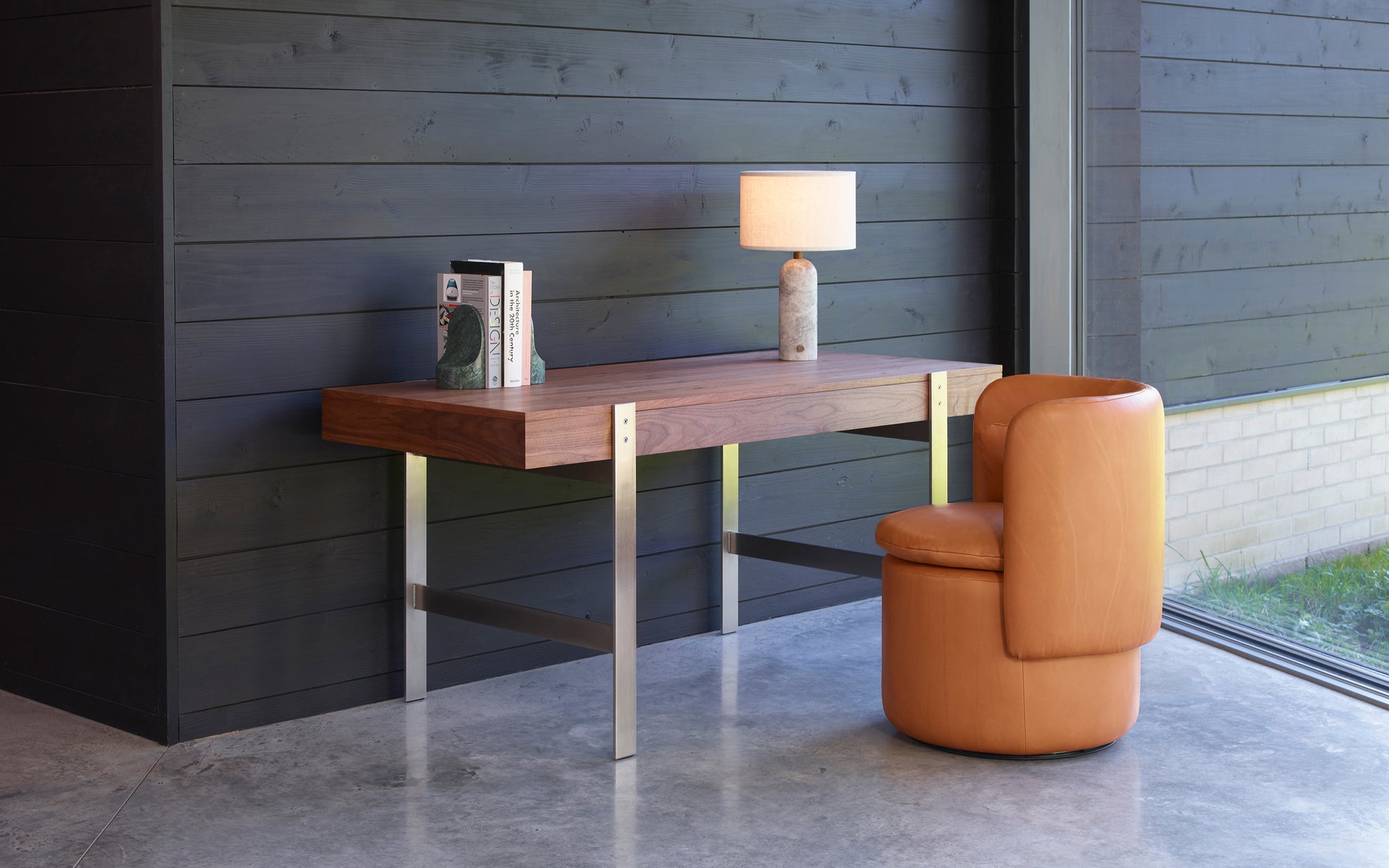 Group cocktail chair with fixed base