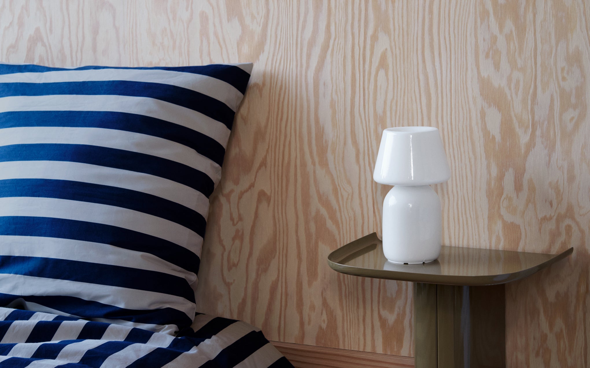 Apollo portable lamp