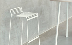 Hee bar stool