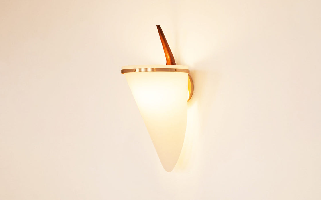 Armitage wall lamp