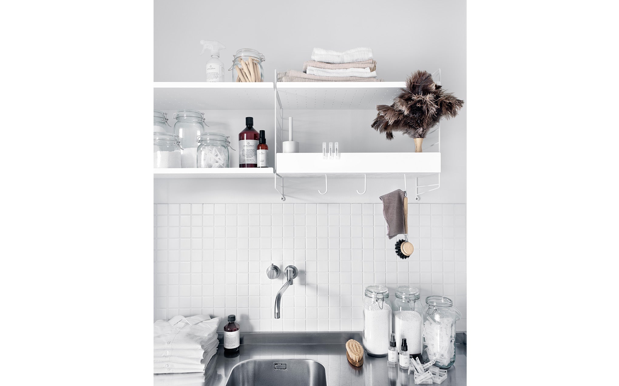 String - kitchen configuration H by Nisse Strinning for String | SCP