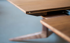 Light extending table