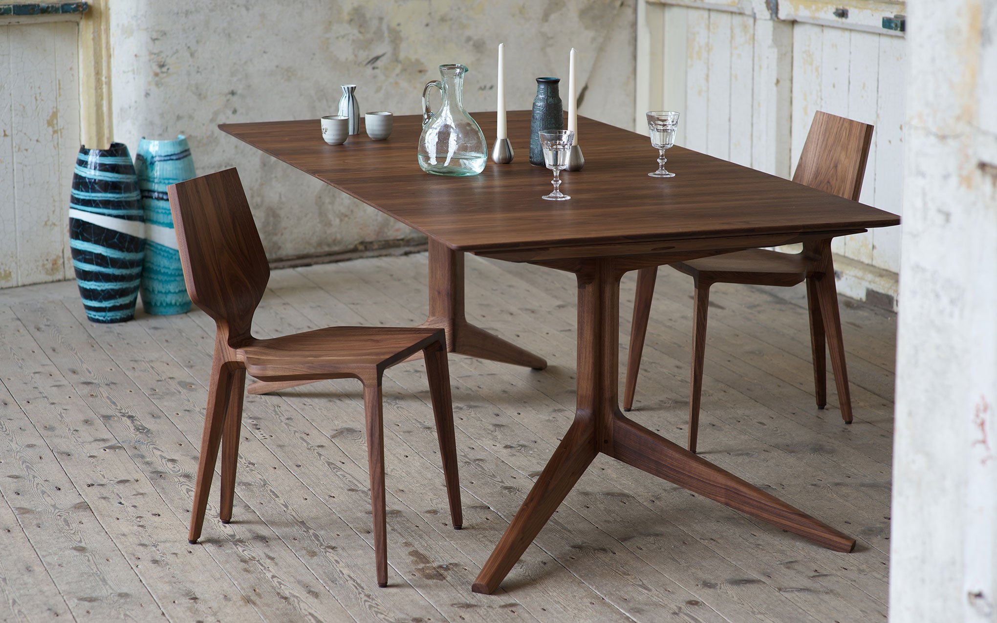 Light extending table