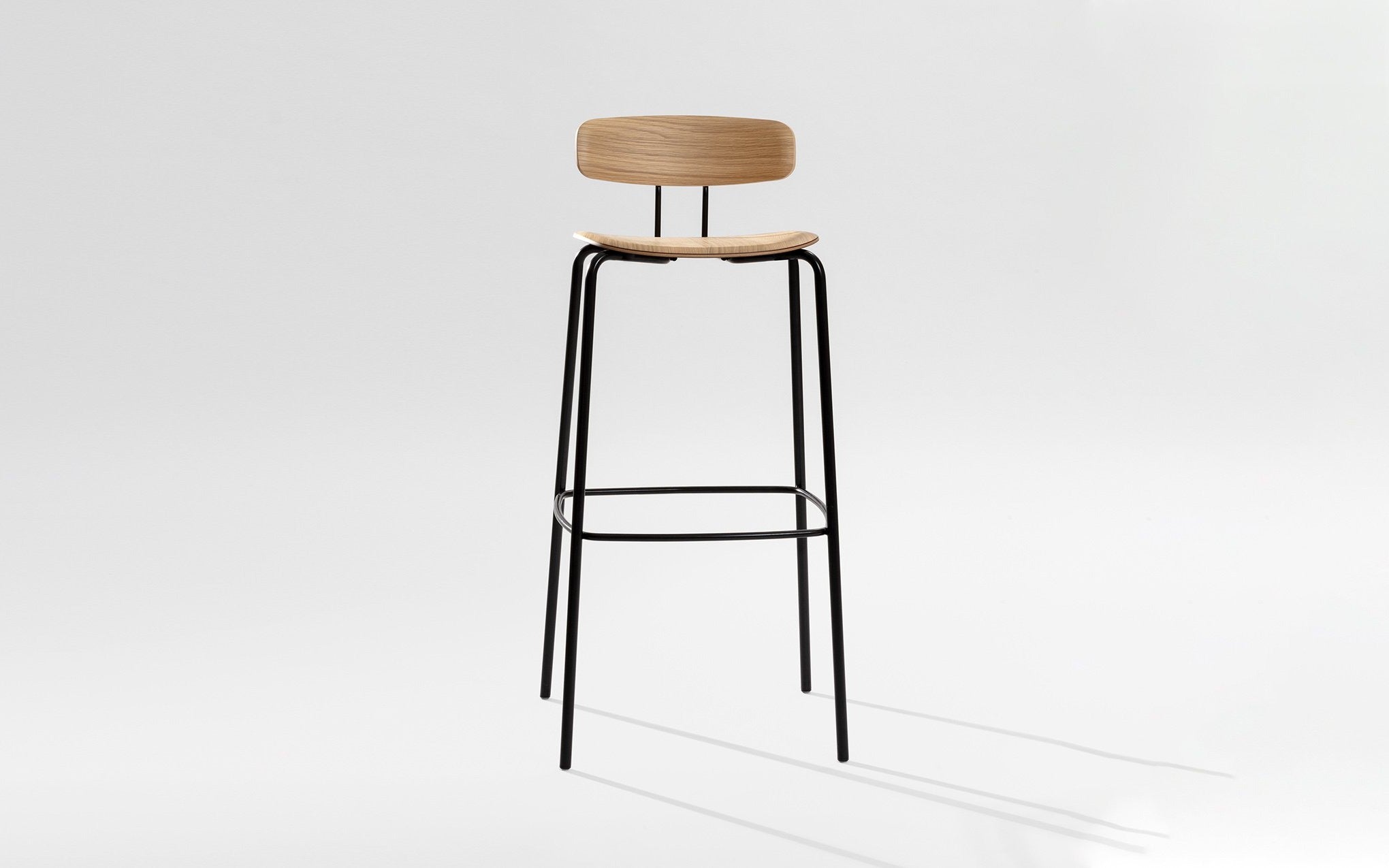 Okito Ply bar stool