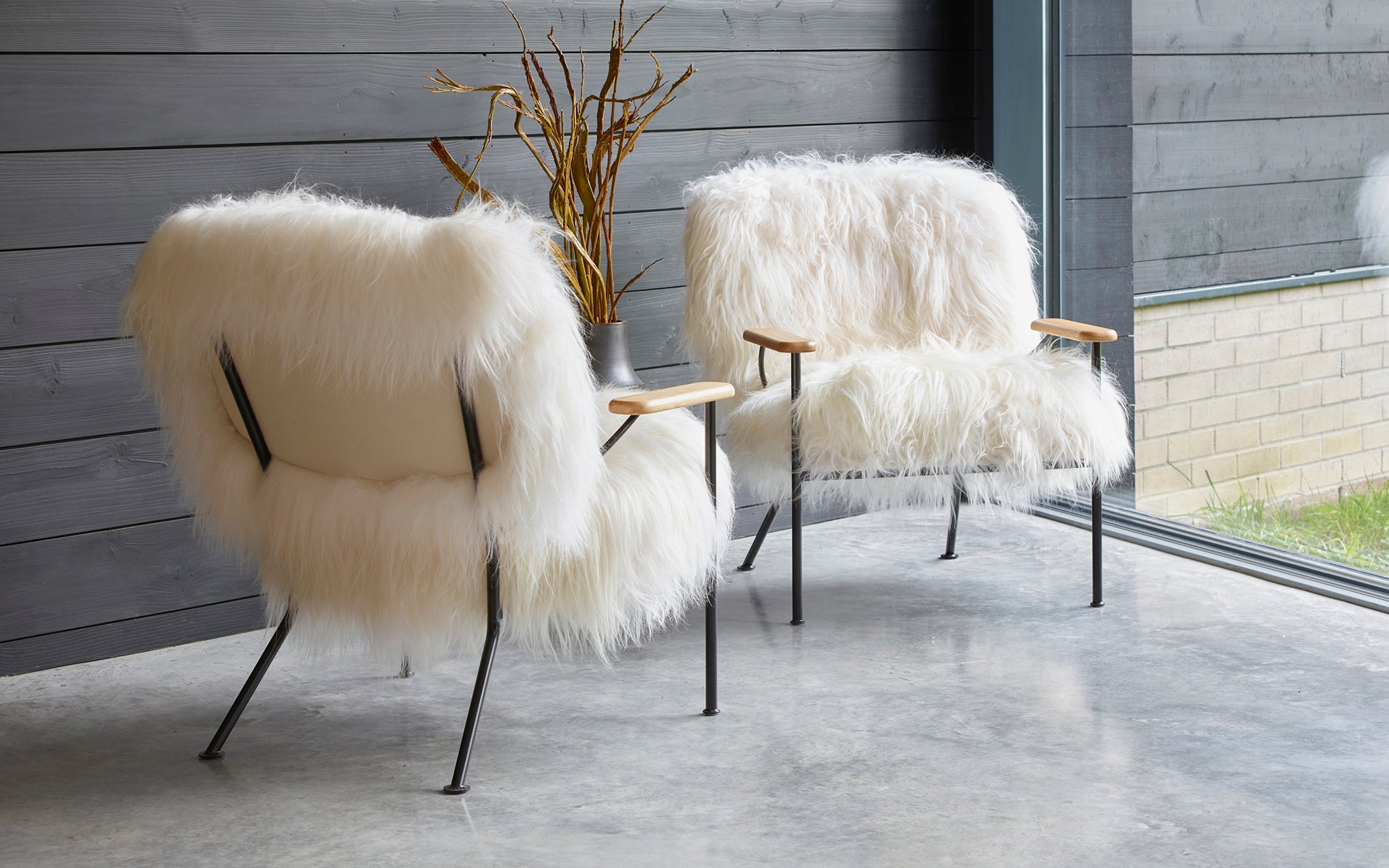 Orlando armchair with walnut arms