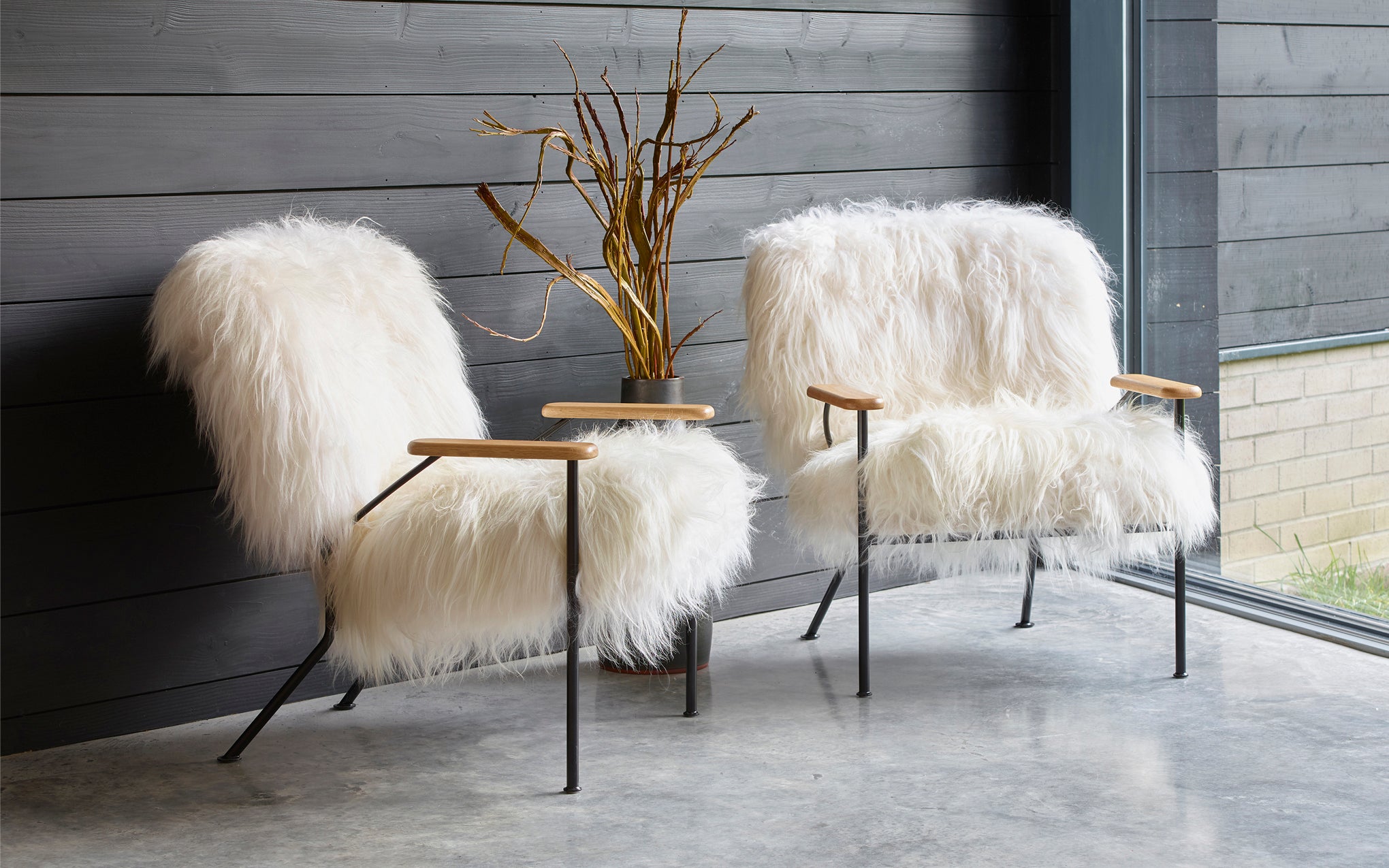 Orlando armchair with walnut arms