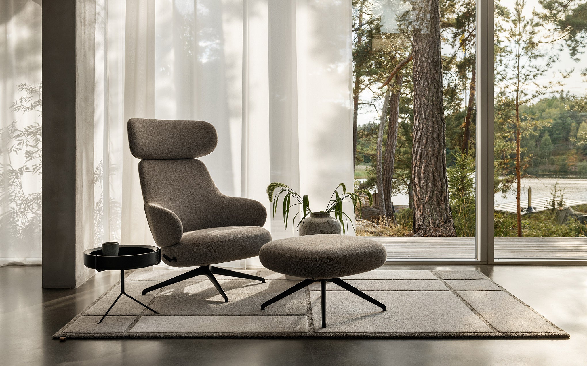 Pillo easy chair - high back