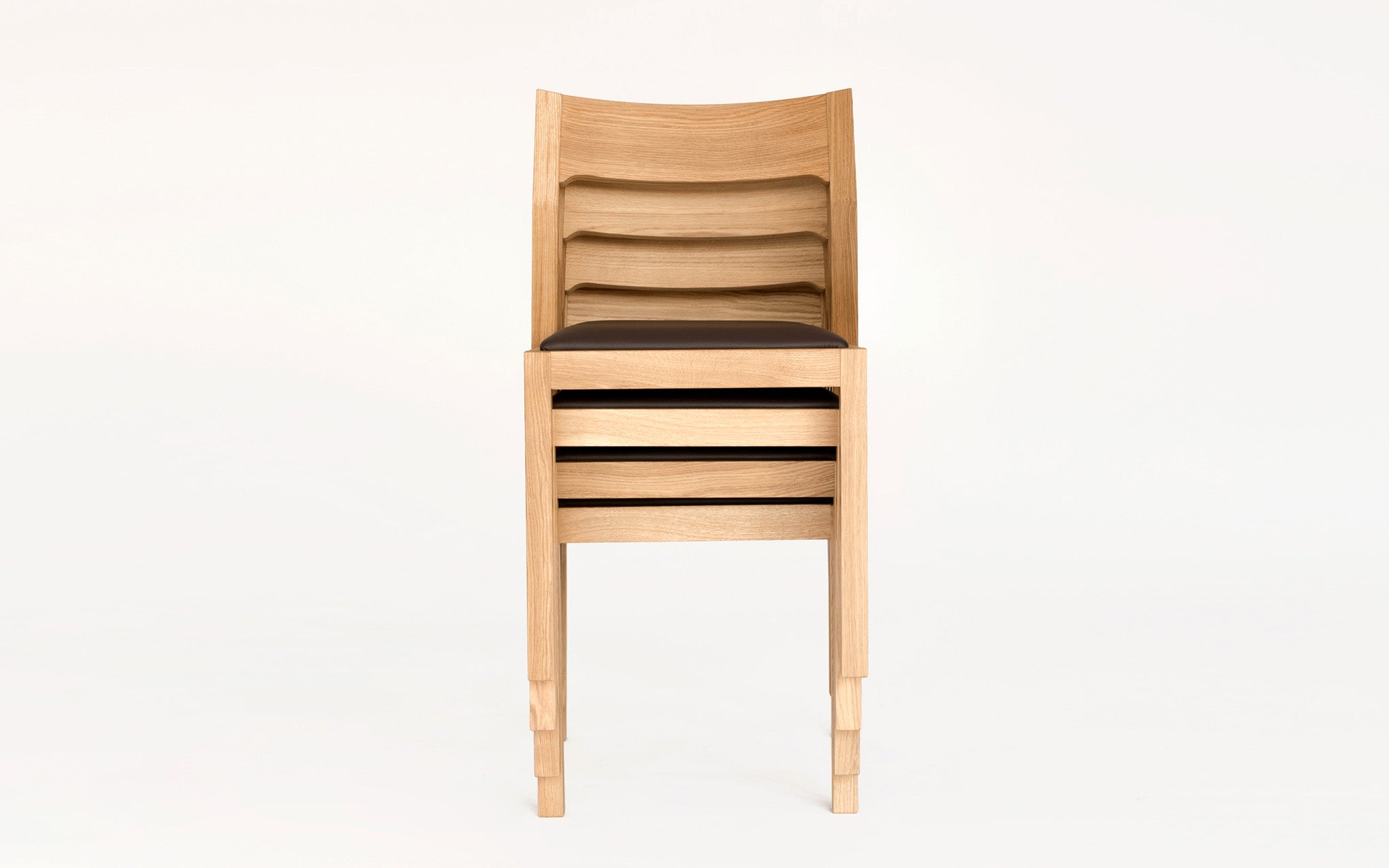 Profile stacking chair