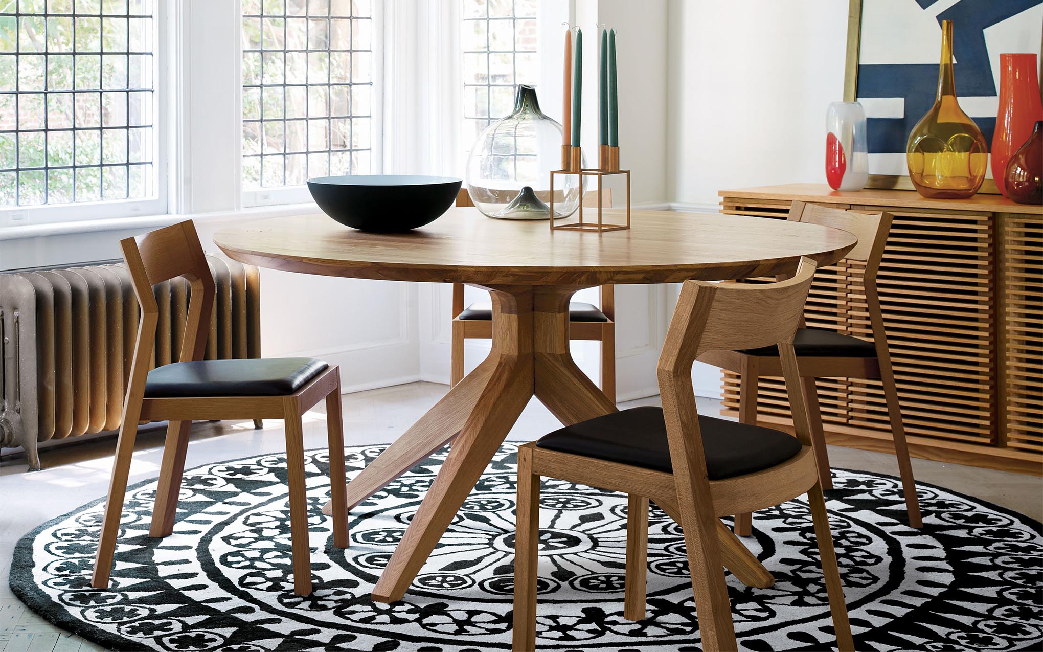 Profile stacking chair