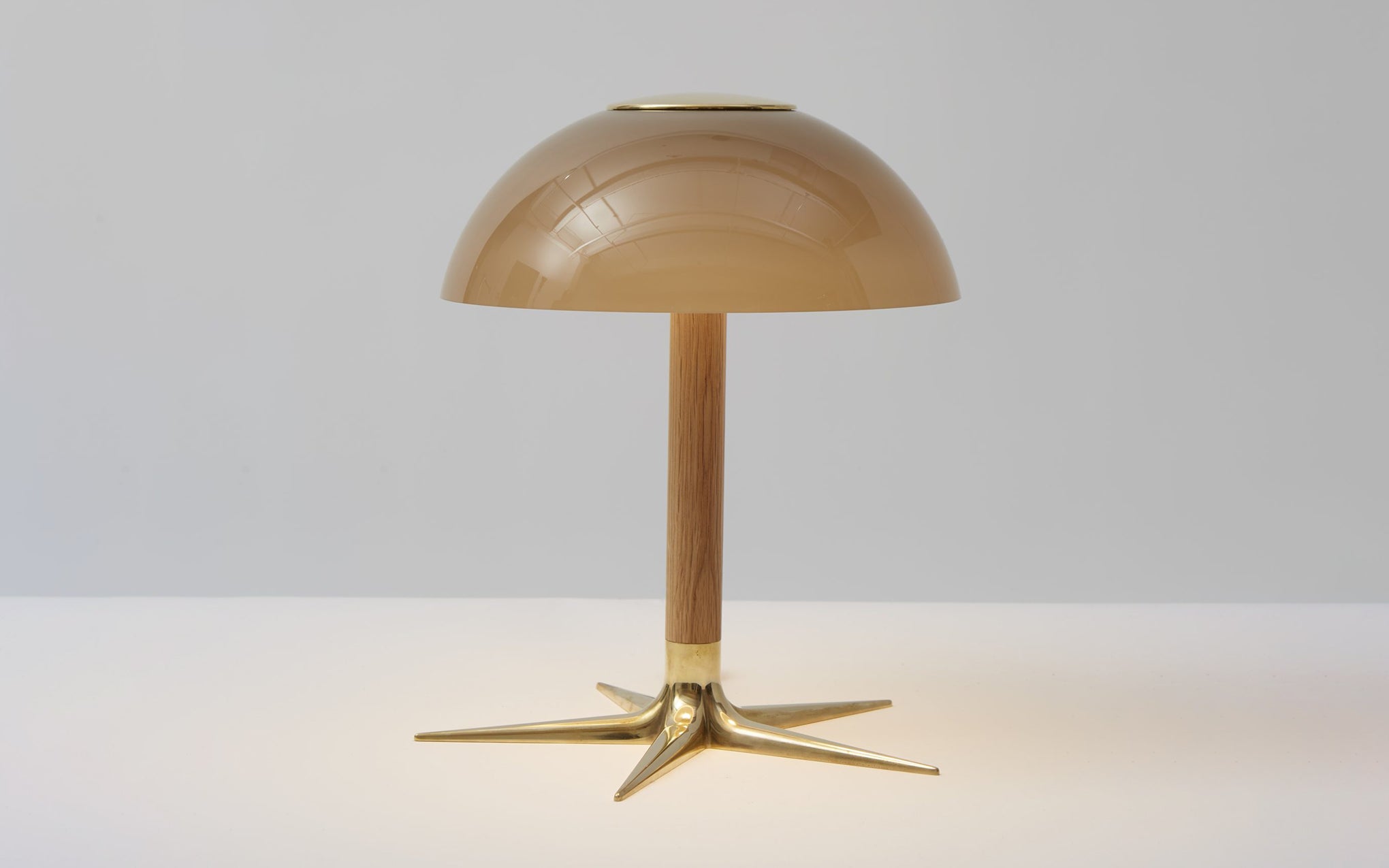 The Laddi table lamp