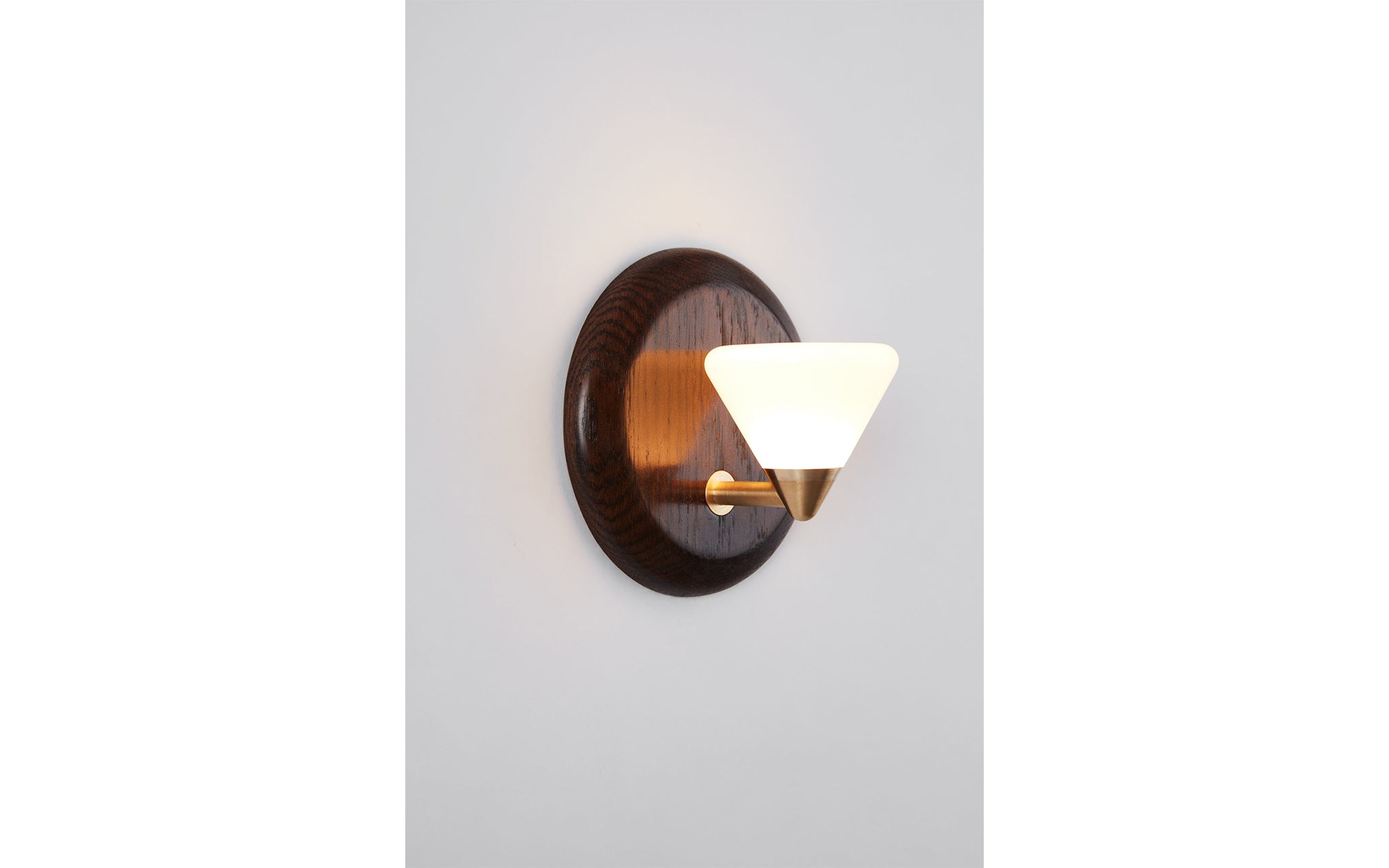 Apollo sconce