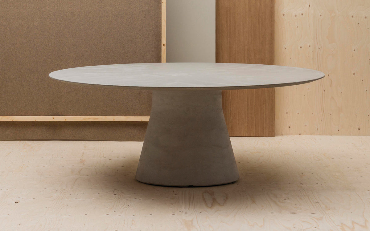The Reverse Conference Table Reverse Conference table - elliptical by Andreu World | SCP