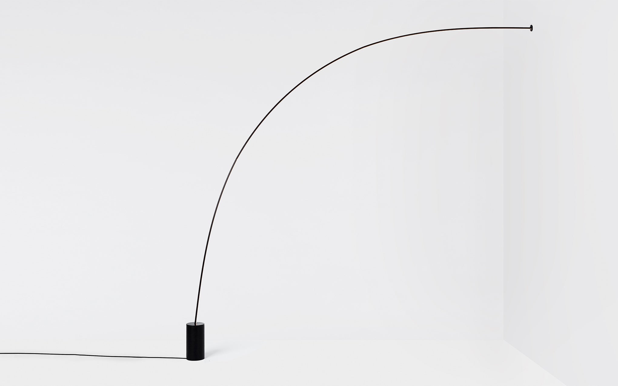 Pole 4 - wall to floor light