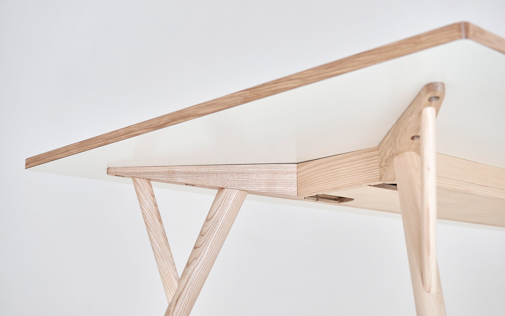 Peggy Standing table