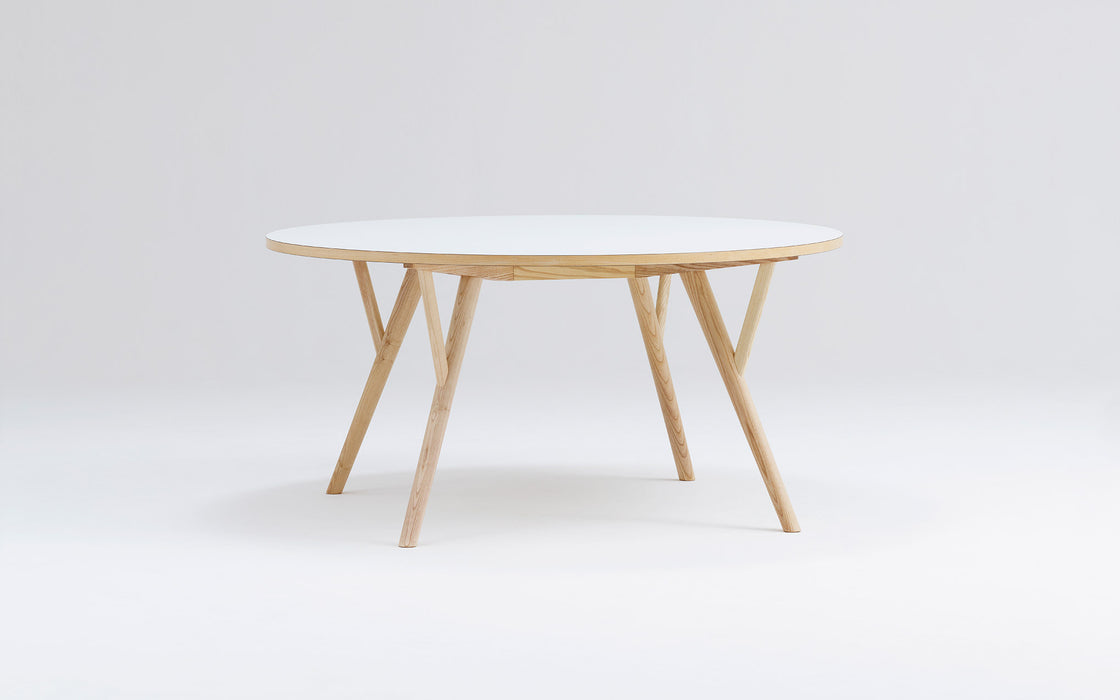Peggy table