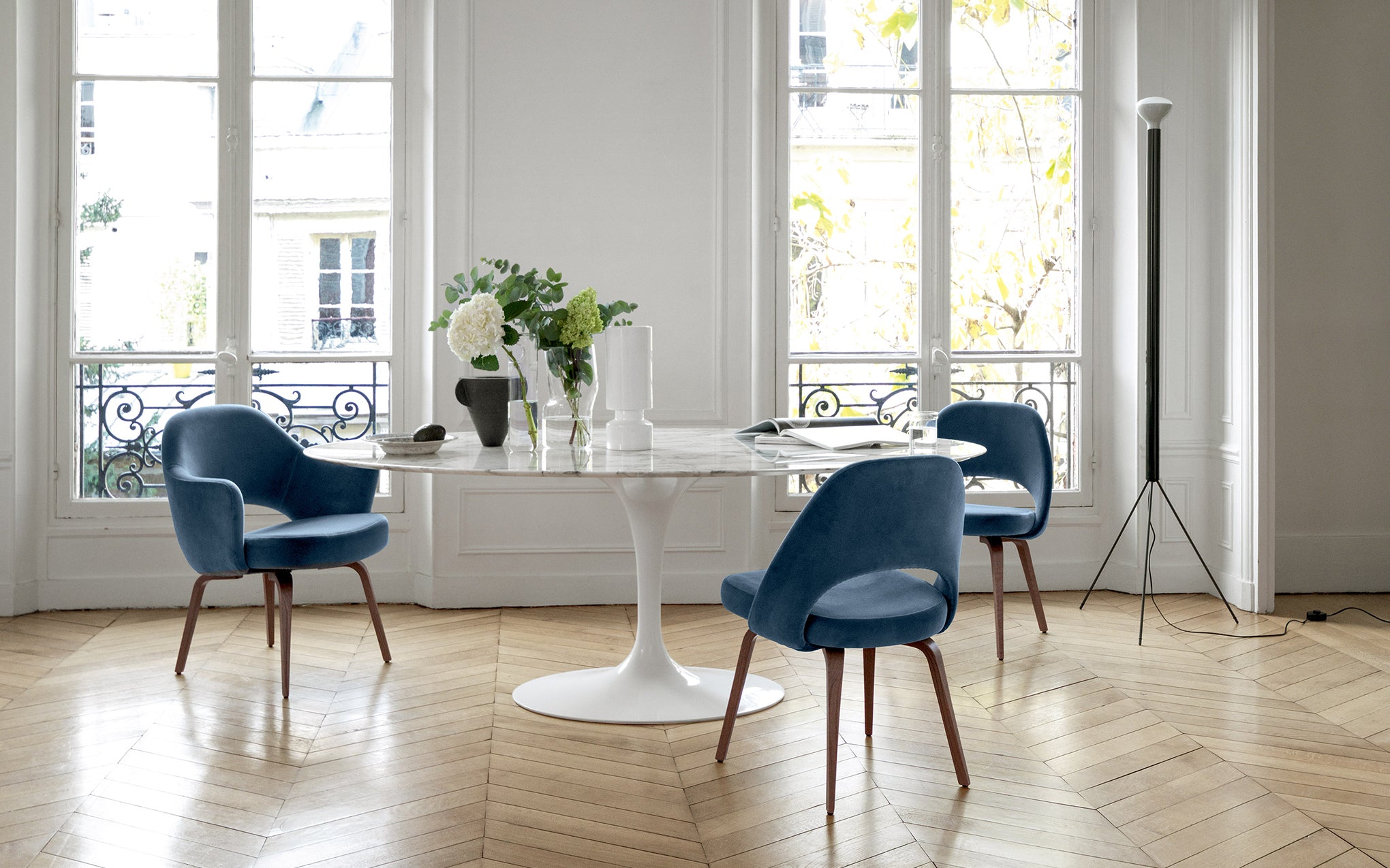 Saarinen round dining table - 137 cm