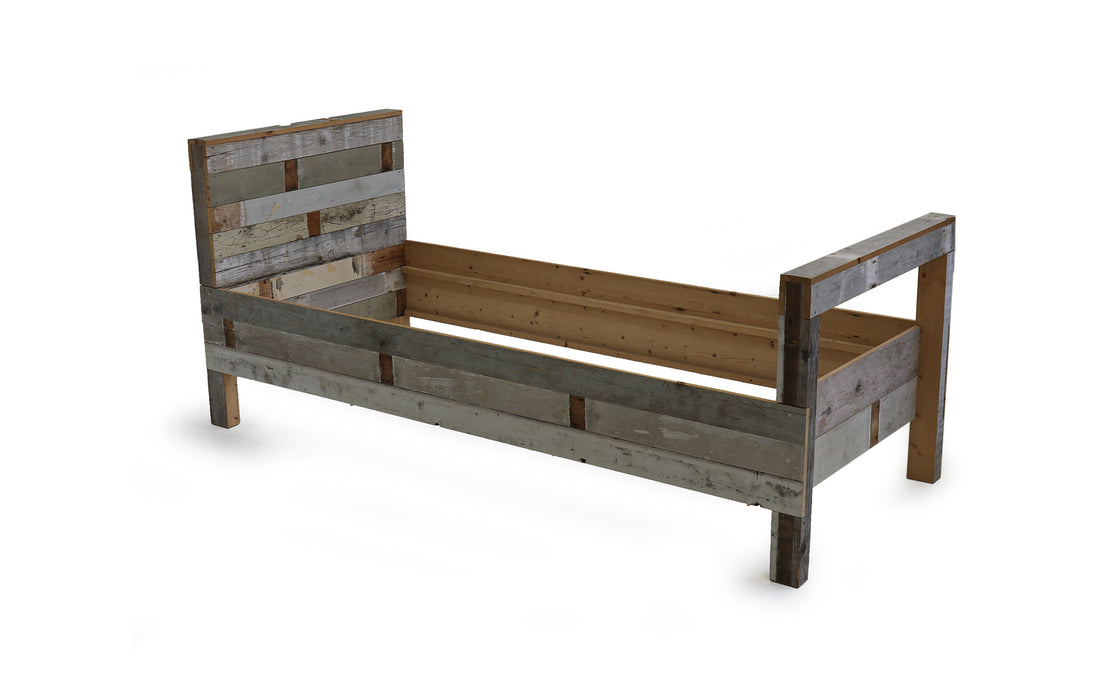 Wooden bed in Scrapwood - single