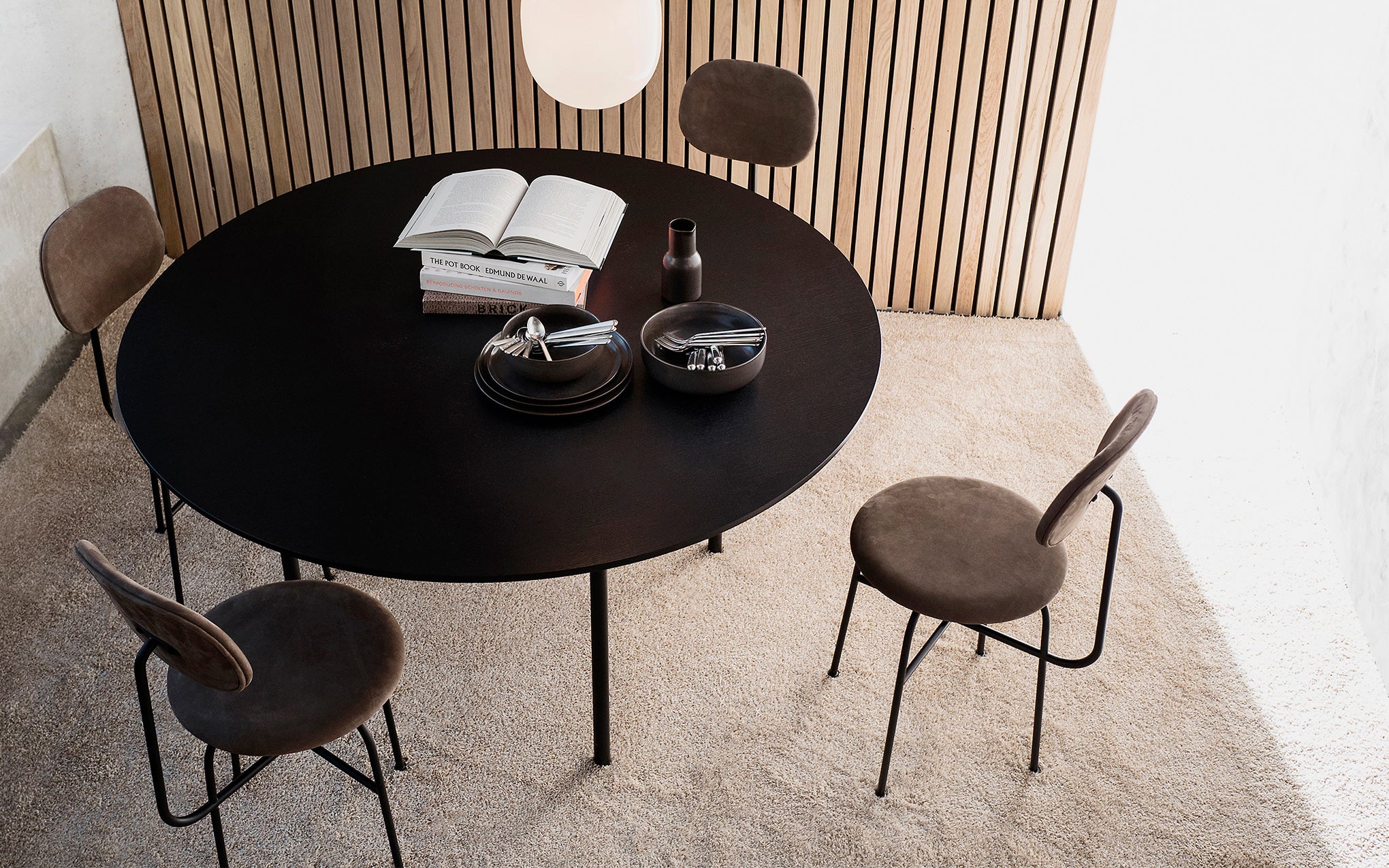 Snaregade dining table - round