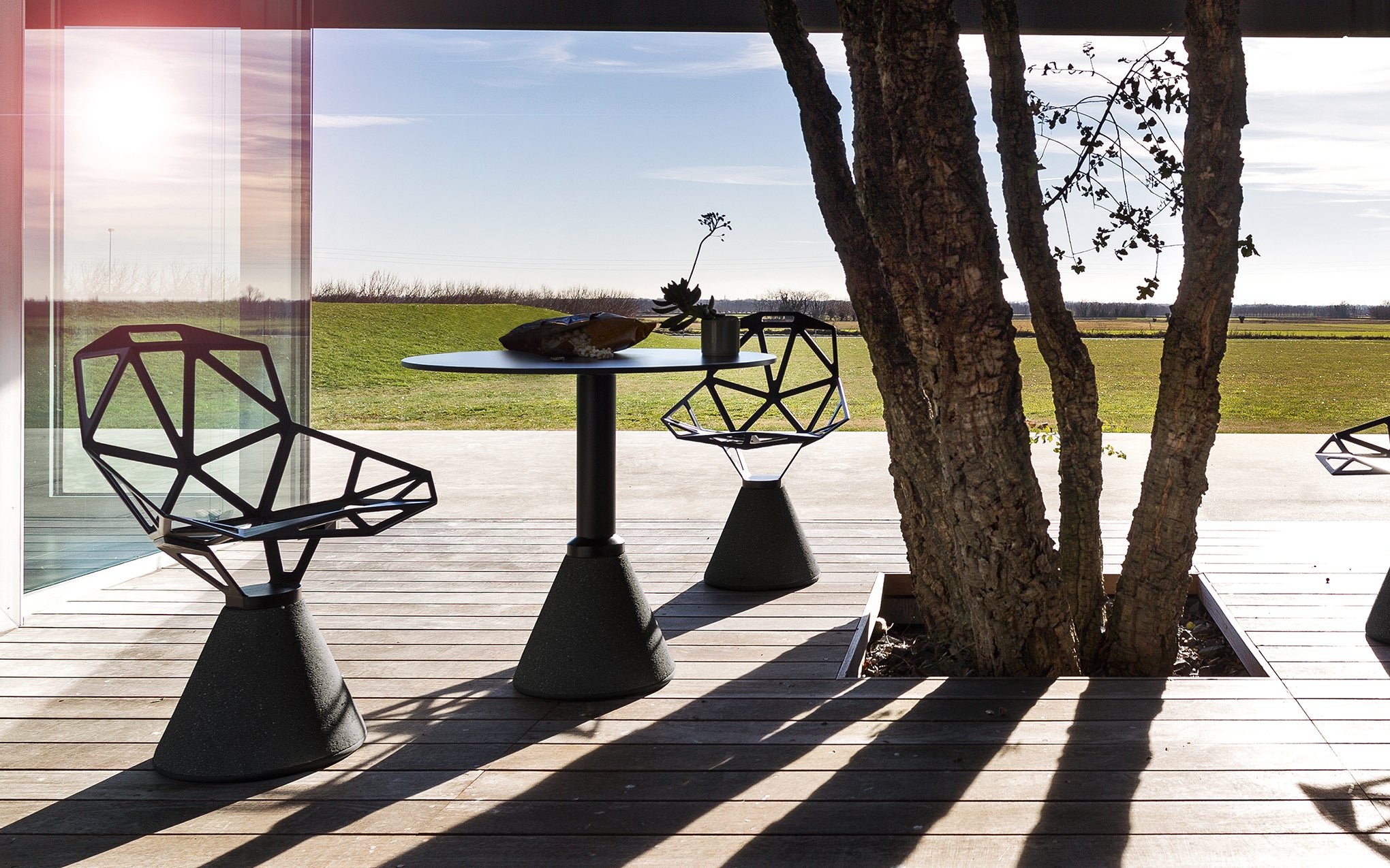 Chair_One - concrete base