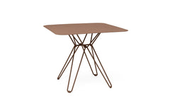 Tio square dining table