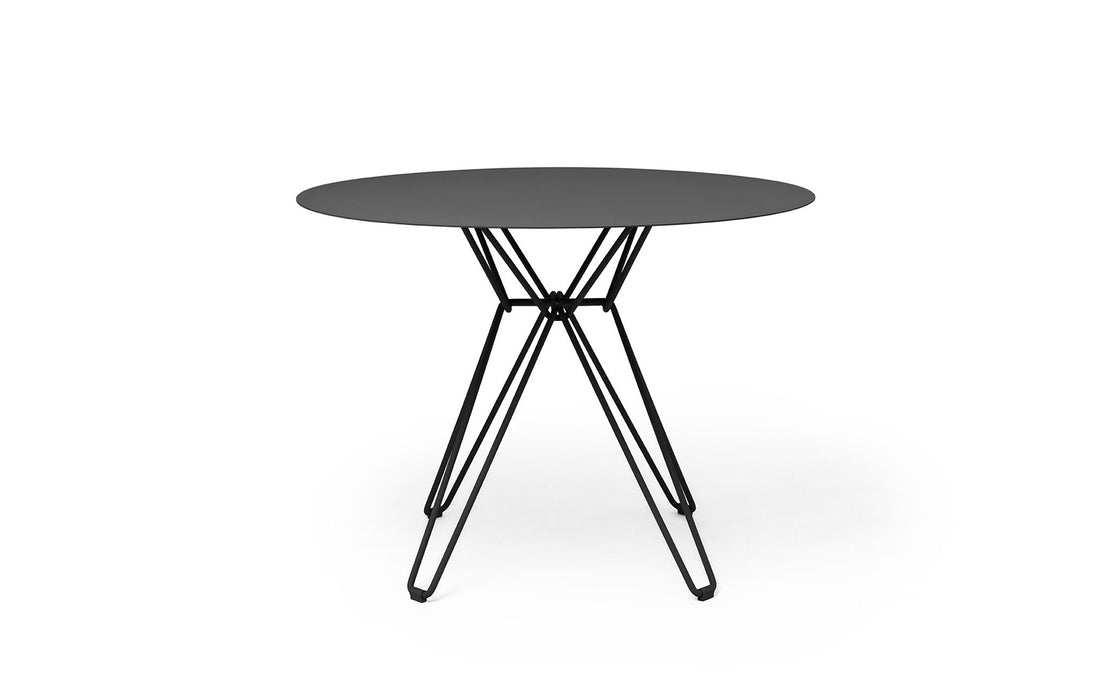 Tio round dining table