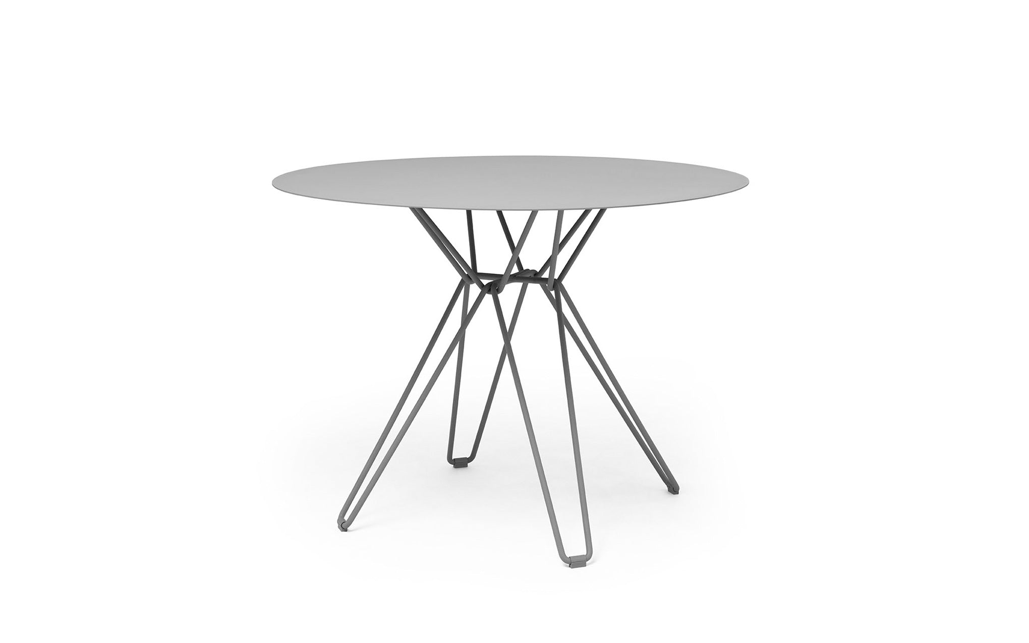 Tio round dining table