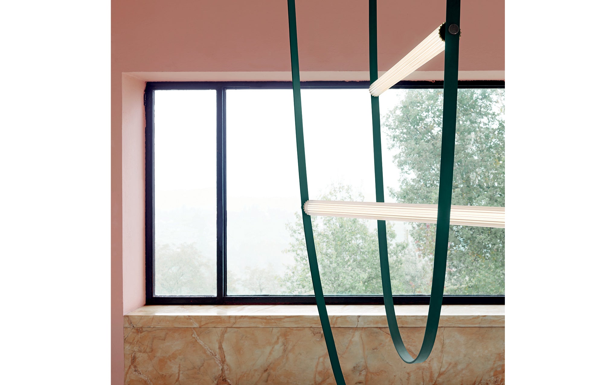 Wireline suspension light