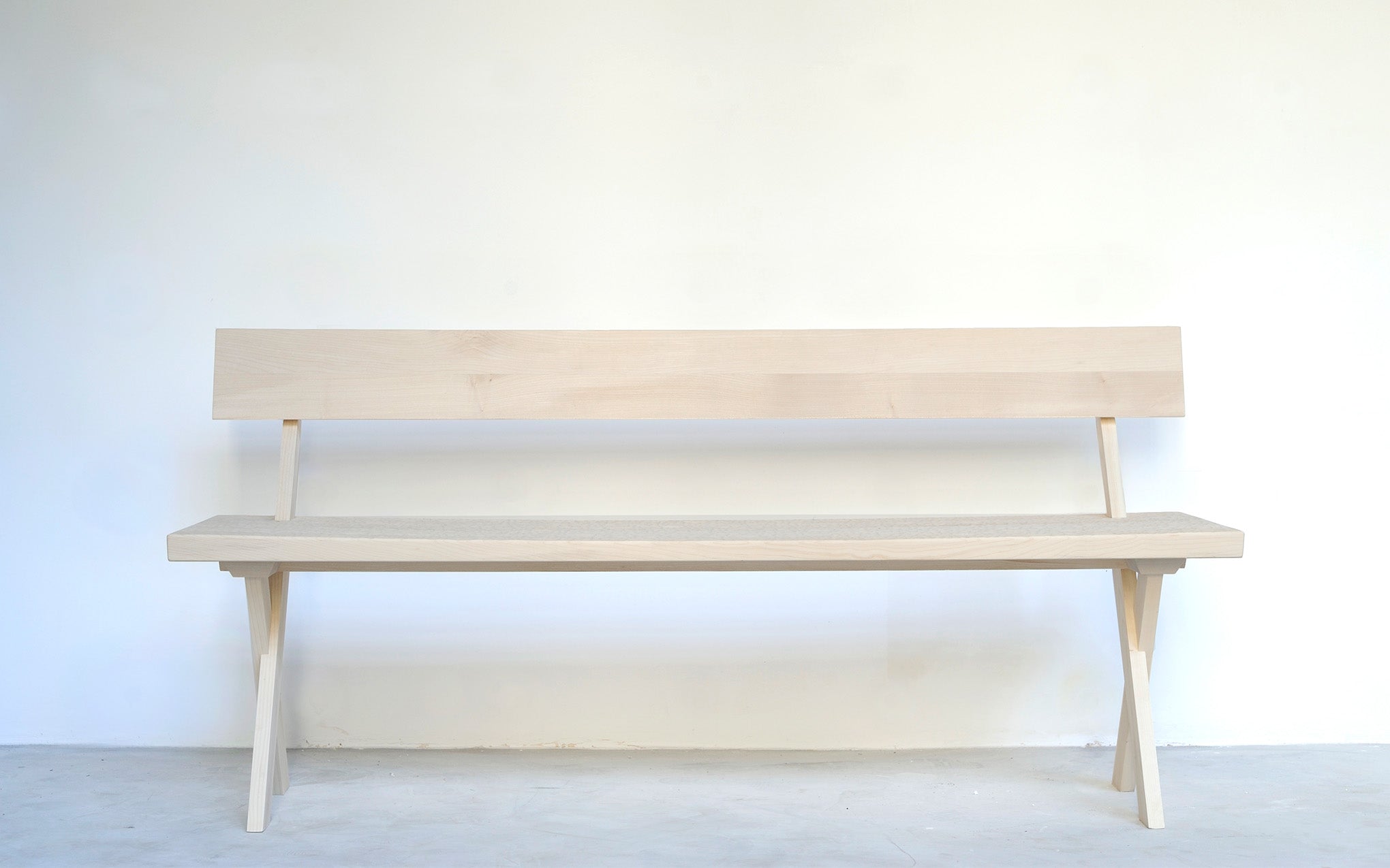 Touch bench with backrest