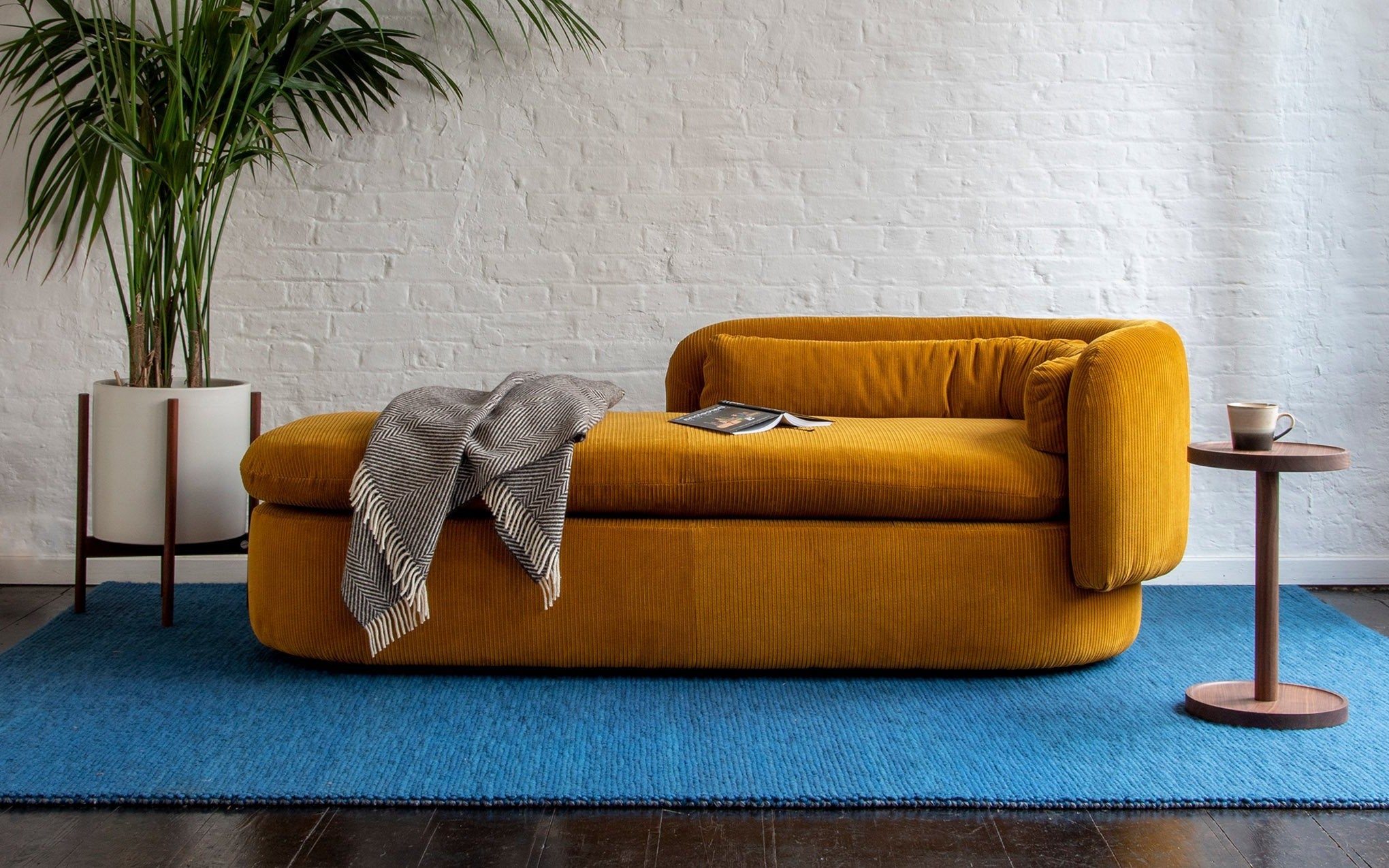 Group three seat chaise - right arm