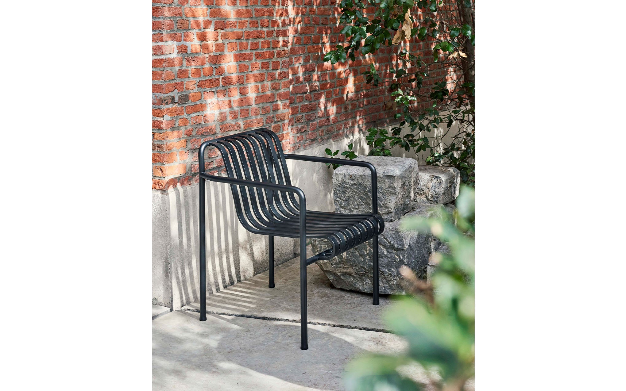 Palissade dining armchair