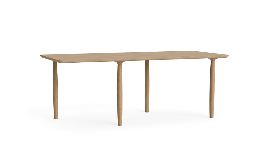 Oku dining table